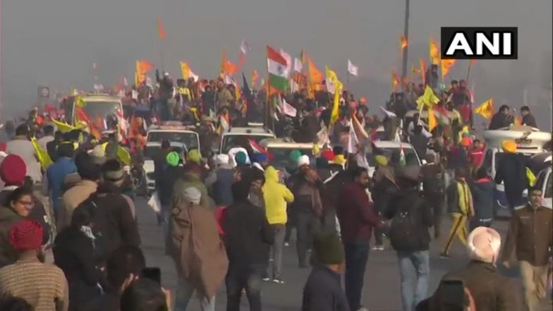 Delhi Tractor Rally: संयुक्त किसान मोर्चा का दावा, ट्रैक्टर परेड के बाद से 100 से ज्यादा लोग लापता