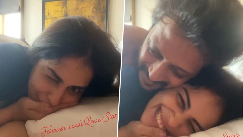 जेनेलिया डिसूजा और रितेश देशमुख बेडरूम में हुए रोमांटिक, Video में दिखी इनकी क्यूट केमिस्ट्री