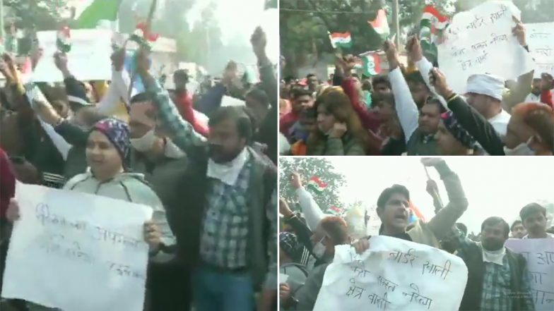 Farmers Protest: किसान आंदोलन के खिलाफ सिंघु बॉर्डर पर स्थानीय निवासियों का प्रदर्शन, हाइवे खाली करने की मांग की- VIDEO