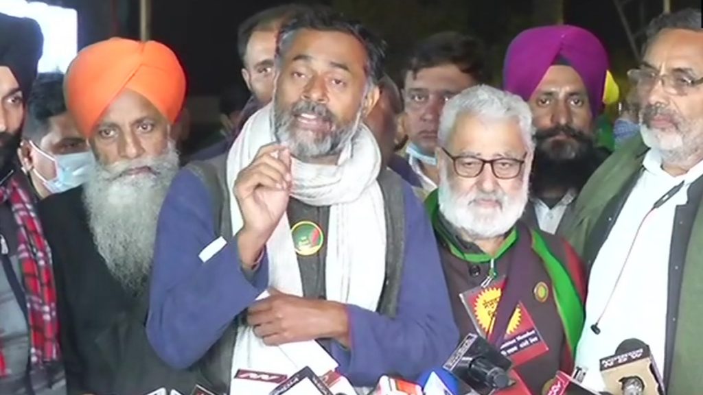दिल्ली पुलिस ने रूट मैप के साथ किसानों की ट्रैक्टर रैली को हरी झंडी दिखा दी है. 