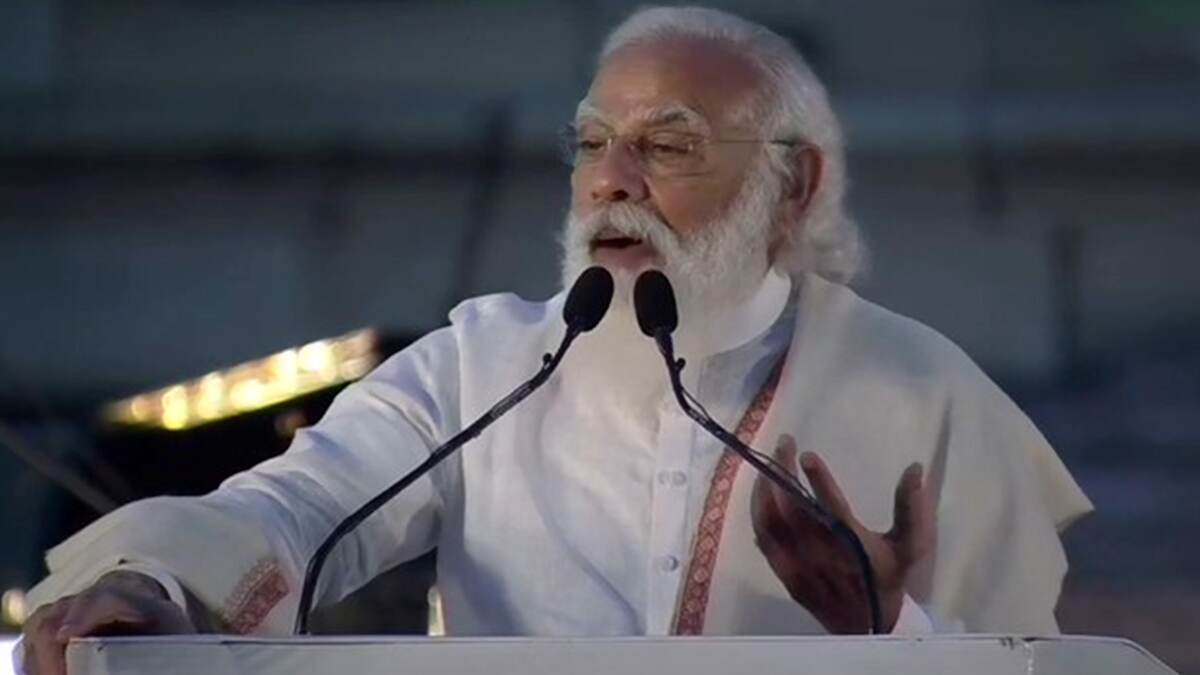 Prakram Divas: विक्टोरिया मेमोरियल में रंगारंग कार्यक्राम, पीएम मोदी हुए भावुक तो नारेबाजी से खफा हुईं सीएम ममता बनर्जी