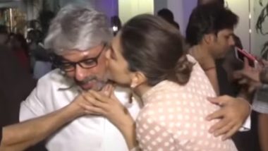 Throwback: रणवीर सिंह के सामने इस डायरेक्टर को Kiss कर बैठी थी दीपिका पादुकोण, देखें Video