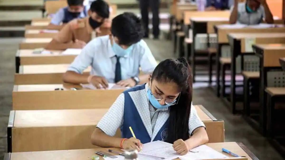 School Reopen in UP: उत्तर प्रदेश में आज से खुले कक्षा 6 से 8 वीं तक के स्कूल, करना होगा इन नियमों का पालन
