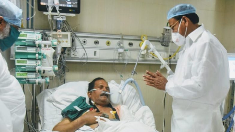 दिल्ली: केंद्रीय राज्य श्रीपद नाइक का प्रकाश जावडेकर ने जाना हाल, कहा- शीघ्र होंगे स्वस्थ