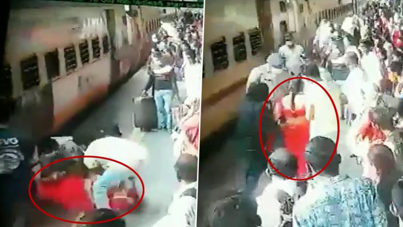 चलती ट्रेन से उतरने के चक्कर में गिरी महिला, RPF के जवानों ने बचाई जान: देखें VIDEO