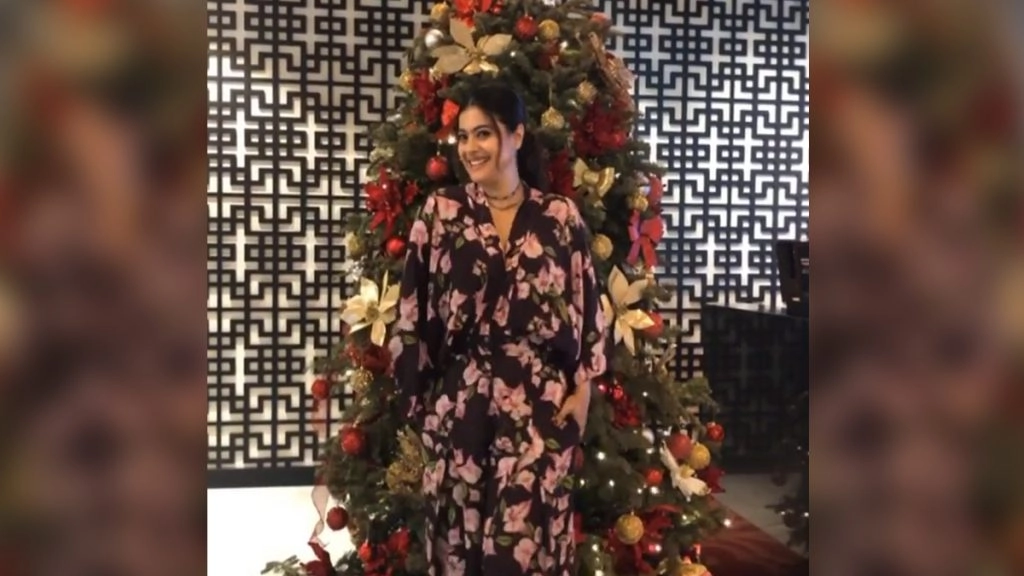 काजोल पर अब भी क्रिसमस का खुमार चढ़ा हुआ है