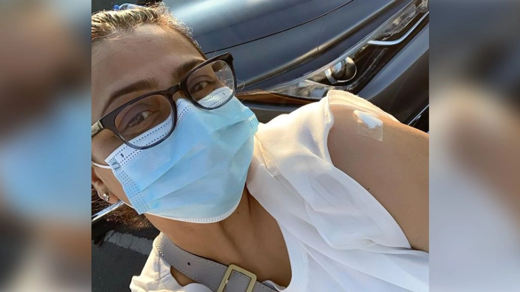 शिल्पा शिरोडकर ने लगवाया कोरोना वैक्सीन  