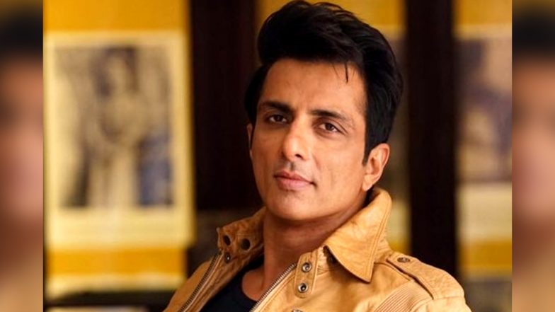 Sonu Sood Tests Positive For COVID-19: महामारी में गरीबों के मसीहा बने सोनू सूद भी आए कोरोना की चपेट में, सोशल मीडिया पर दी जानकारी
