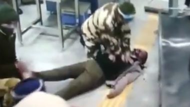 Delhi: मेट्रो स्टेशन पर तैनात सीआईएसएफ जवान ने सीपीआर देकर शख्स की बचाई जान, देखें वायरल वीडियो