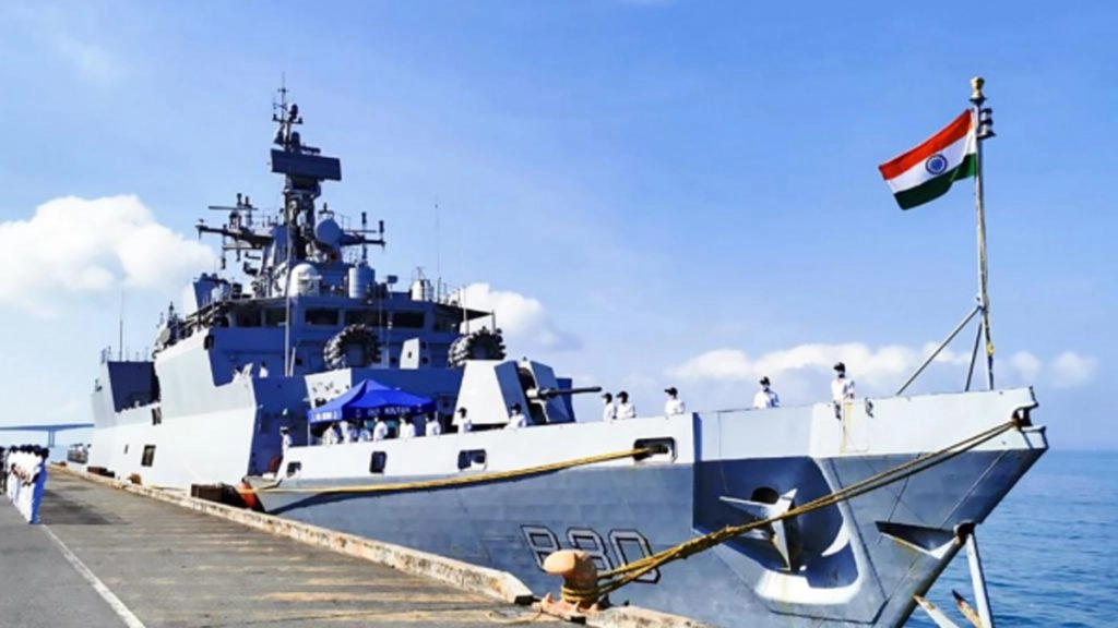 भारतीय नौसेना की बढ़ेगी ताकत, युद्धपोतों पर तैनात होगा 127 mm Medium Caliber Guns