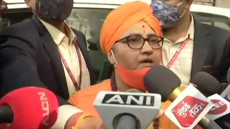 सांसद प्रज्ञा ठाकुर का विवादित बयान, अजान के शोर पर उठाए सवाल