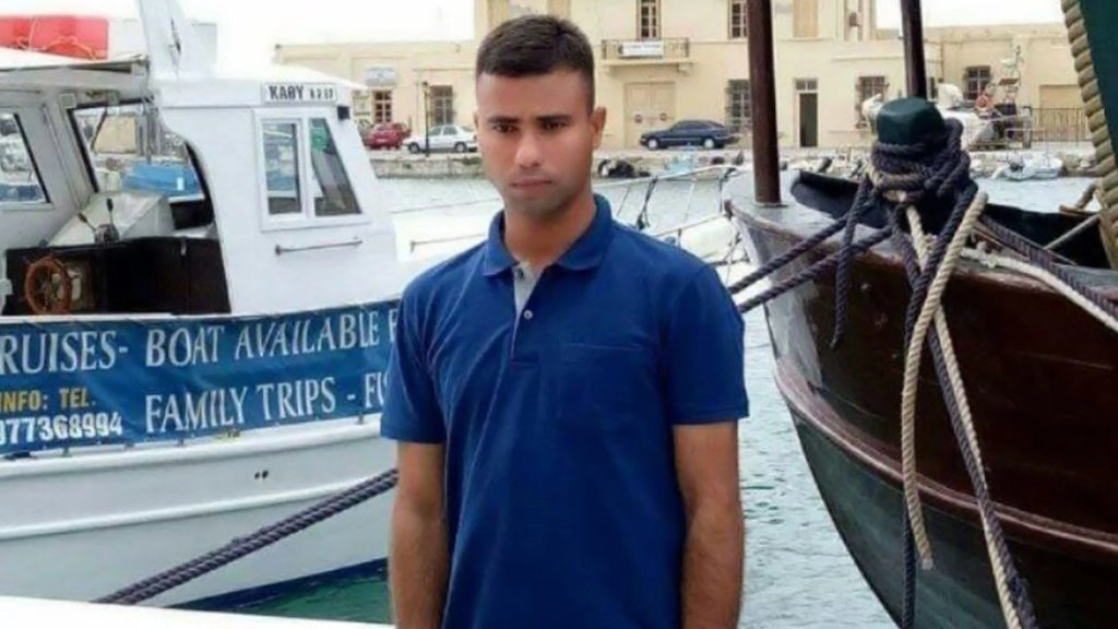 जिंदा जलाए गए नौसेना के नाविक सूरज दुबे ने की थी आत्महत्या?