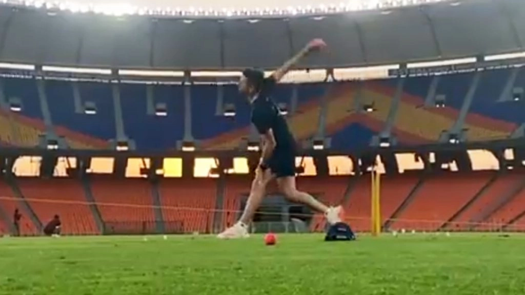 मोटेरा में नहीं टीम इंडिया की राह आसान, देखें जेम्स एंडरसन की खतरनाक गेंदबाजी 