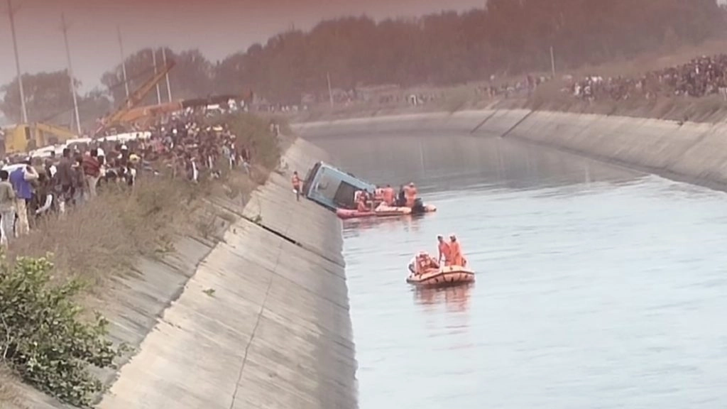 एमपी: सीधी में नहर में गिरी यात्रियों से भरी बस, 39 की मौत