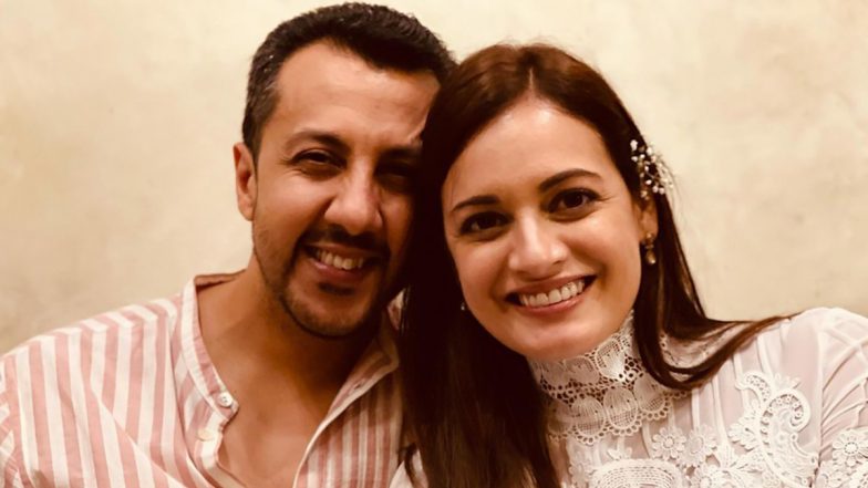 Dia Mirza ने अपने होने वाले पति Vaibhav Rekhi और परिवार संग की पार्टी, शादी से पहले सामने आई ये स्पेशल Photos