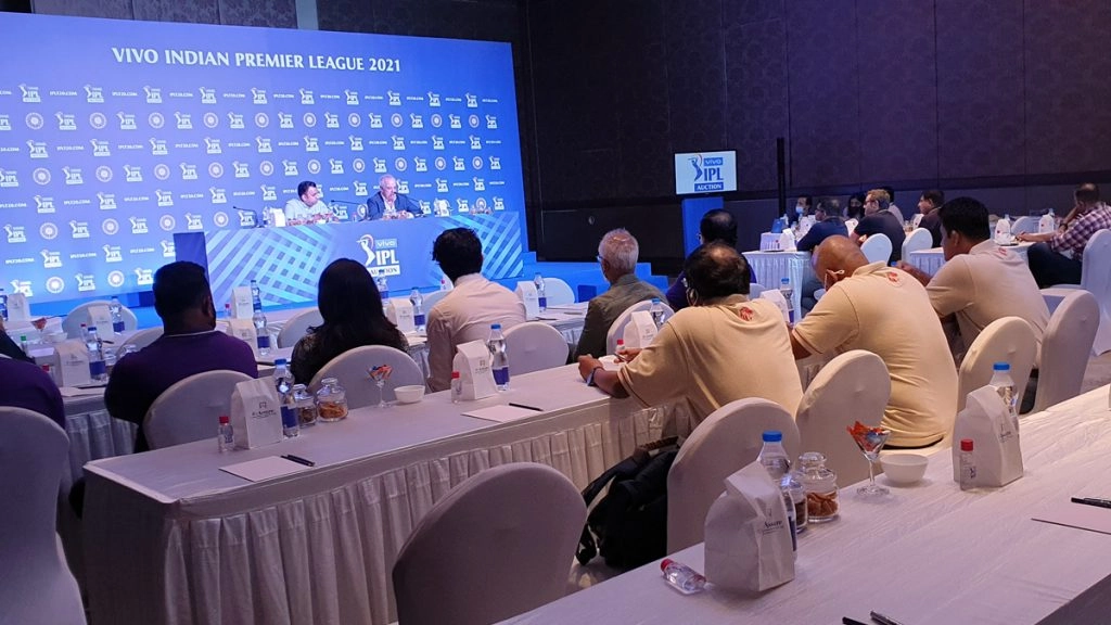 ऑलराउंडर क्रिस मौरिस आईपीएल इतिहास के सबसे महंगे खिलाड़ी बने. आईपीएल-2021 के लिए हुई नीलामी में राजस्थान रॉयल्स ने 16.25 करोड़ रुपये में खरीदा. 