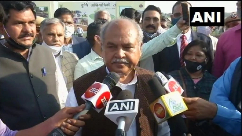 Farmers Protest: केंद्र की तरफ से नरमी के संकेत, कृषि मंत्री नरेंद्र तोमर बोले-हम बातचीत के लिए तैयार