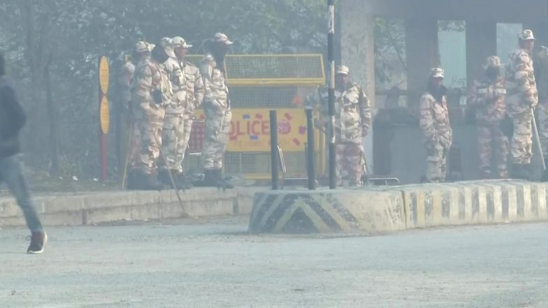 Farmer Protest: दिल्ली के टीकरी बॉर्डर पर पुलिसकर्मी को पीटा गया, प्राथमिकी दर्ज
