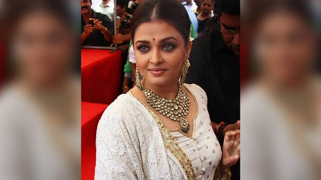 ऐश्वर्या राय बच्चन ने अपनी कजिन की शादी में सजाई महफिल, देखें वीडियो