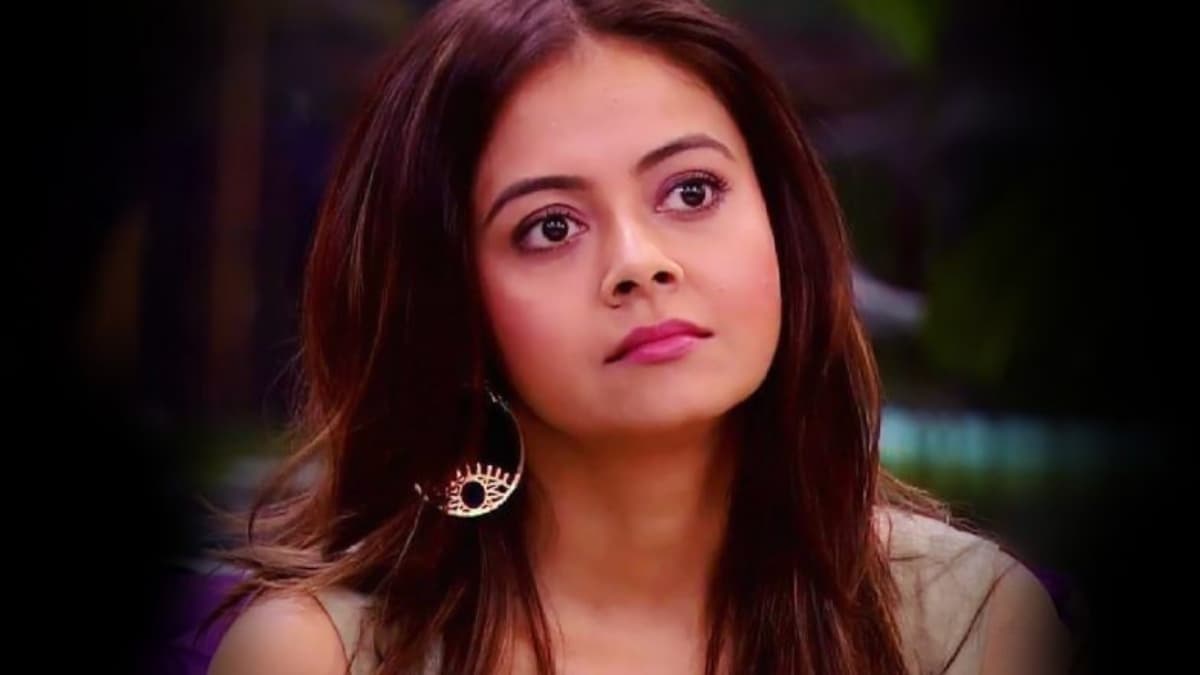 Bigg Boss 14: अर्शी खान के बयान से भड़की देवोलिना ने मचाई तोड़-फोड़, डर गया पूरा घर