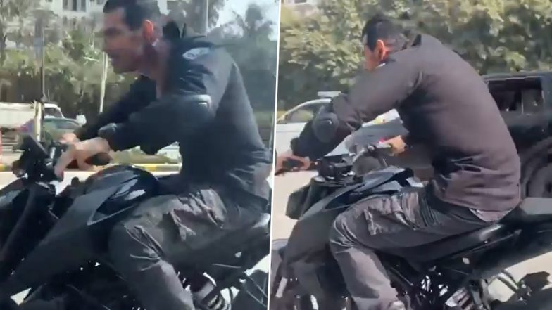 VIDEO: John Abraham ने एक बार फिर मचाई Dhoom, स्पोर्ट्स बाइक पर दिखा उनका ये हिट अंदाज