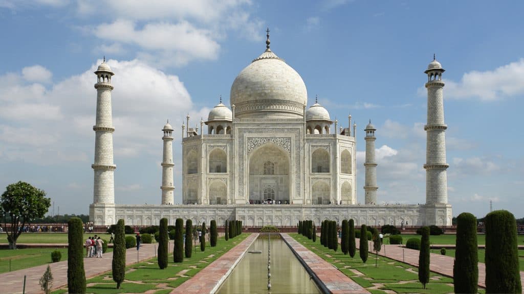 Taj Mahal Ticket Prices: ताजमहल का दीदार इस दिन से हो सकता है महंगा, जानिए कितने में मिलेगा टिकट