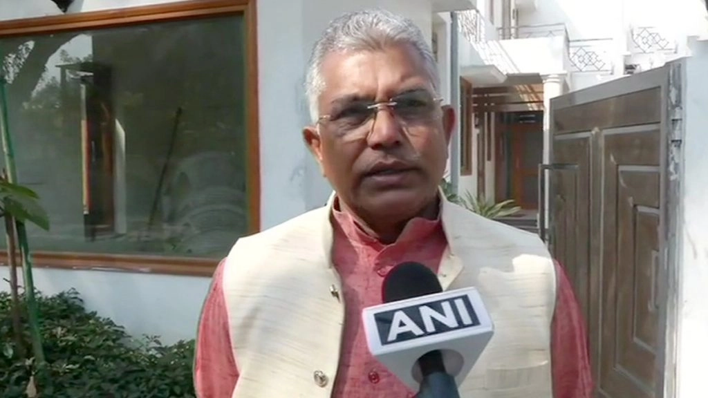 भवानीपुर में BJP उपाध्यक्ष दिलीप घोष से धक्का-मुक्की, चुनाव आयोग ने राज्य सरकार से रिपोर्ट मांगी