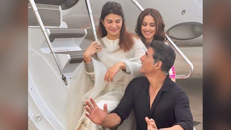 Ram Setu के मुहूर्त शॉट के लिए Akshay Kumar पूरी टीम के साथ अयोध्या हुए रवाना, शेयर की खास फोटो