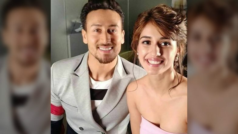 एक कार में सवार होकर निकले Tiger Shroff और Disha Patani, मुंबई पुलिस ने रोकी गाड़ी