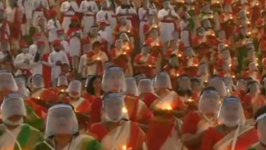 International Women's Day 2021: अंतरराष्ट्रीय महिला दिवस पर महिलाओं ने वाराणसी स्थित अस्सी घाट पर पढ़ा 'शिव तांडव स्तोत्र', देखें वीडियो