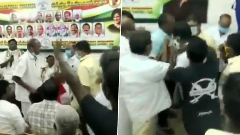Puducherry: कांग्रेस चुनाव समिति की बैठक में पार्टी नेता ने फहराया DMK का झंडा, हुआ जबरदस्त हंगामा