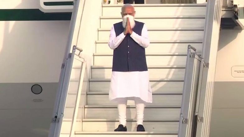 50 Years of Bangladesh Independence: 15 महीनों बाद अपनी पहली विदेश यात्रा पर बांग्लादेश पहुंचे पीएम मोदी, राष्ट्रीय दिवस समारोह में होंगे शामिल