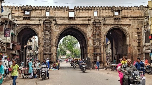 ट्विटर  पर एक बार फिर अहमदबाद का नाम कर्णावती रखने की मांग हुई तेज, पढ़े इसके पीछे का क्या है इतिहास