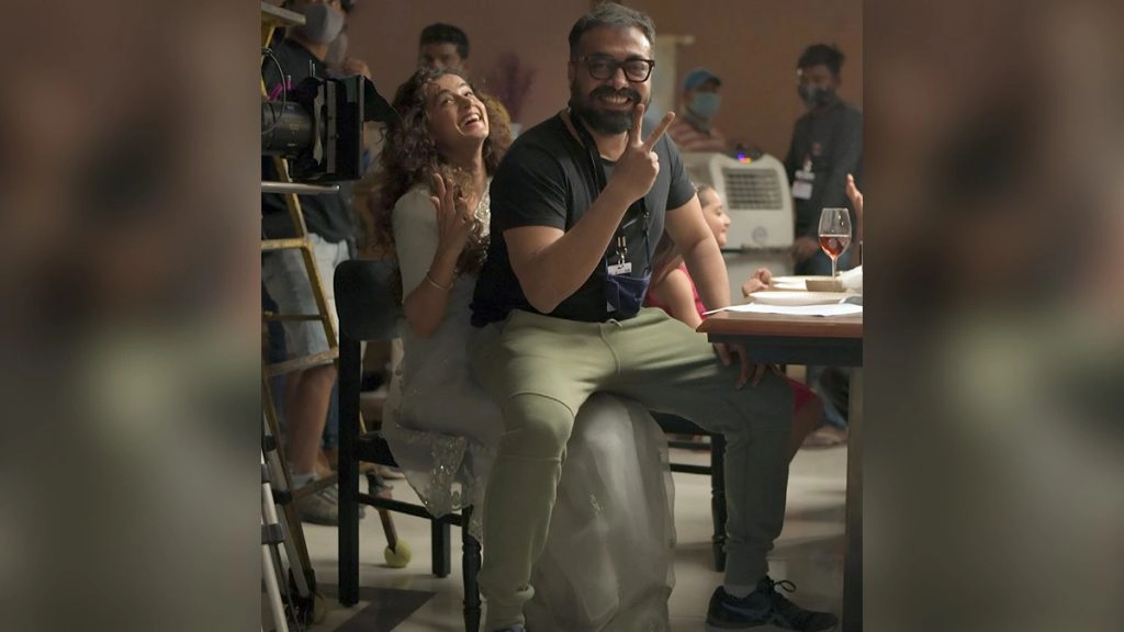 तापसी और अनुराग ने शेयर की फोटो 