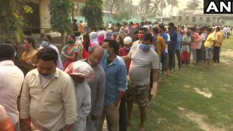 Assembly Elections 2021: पश्चिम बंगाल और असम में वोटिंग को लेकर भारी उत्साह, कई बूथों पर मतदाताओं की लगी लंबी कतार