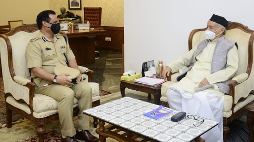 मुंबई के नए पुलिस कमिश्नर हेमंत नागराले महाराष्ट्र के राज्यपाल भगत सिंह कोश्यारी से की मुलाकात