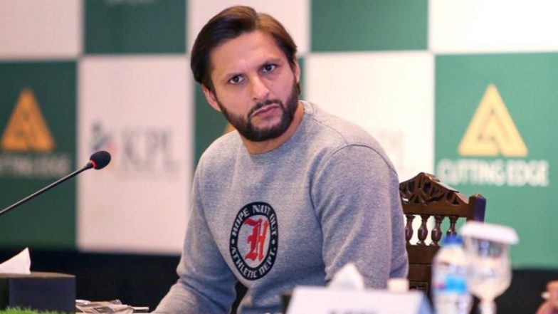 Imran Khan Tests Corona Positive: शाहिद अफरीदी ने इमरान खान के जल्द ठीक होने की कामना की, कहा- कोरोना वायरस संक्रमण किसी को भी हो सकता है