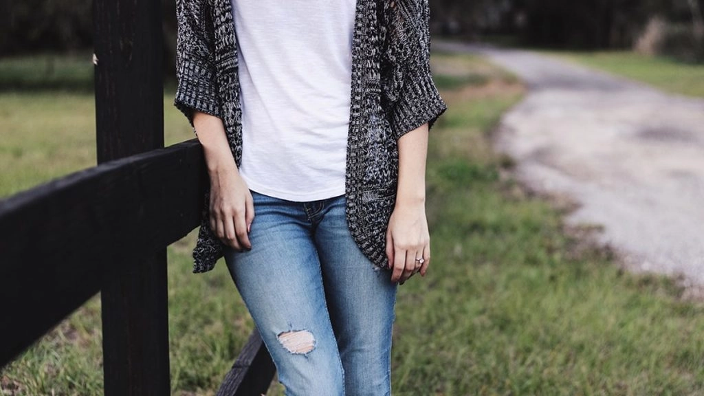 युवती की शिकायत के बाद दुकानदार गिरफ्तार, मोबाइल स्टोर में बुर्का की जगह जींस पहनकर आने का आरोप 