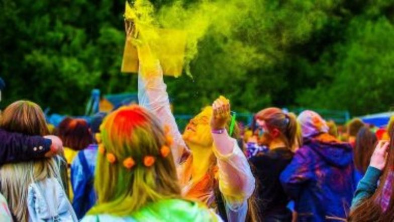 Happy Holi 2022: जानें, देश के अलग-अलग हिस्सों में कैसे मनाया जाता है रंगों का त्यौहार