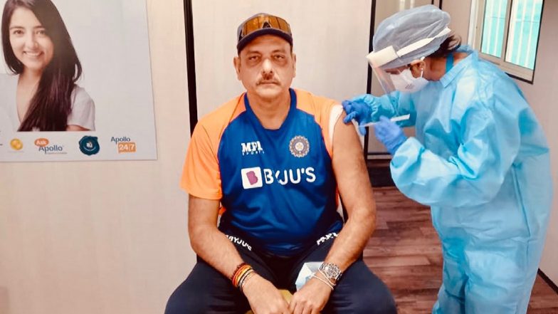 Ravi Shastri Takes Covid-19 Vaccine:  रवि शास्त्री ने अहमदाबाद में कोविड-19 का टीका लगवाया