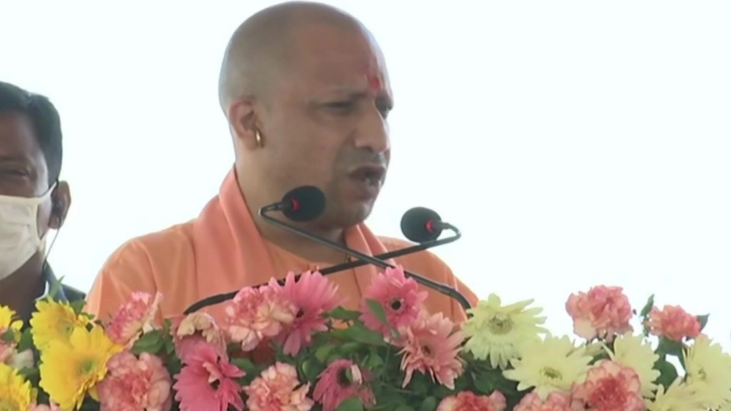 योगी ने महोबा में लहचूरा बांध का किया निरीक्षण, कहा-खेतों में पानी पहुंचते ही यहां की खेती सोना उगलेगी