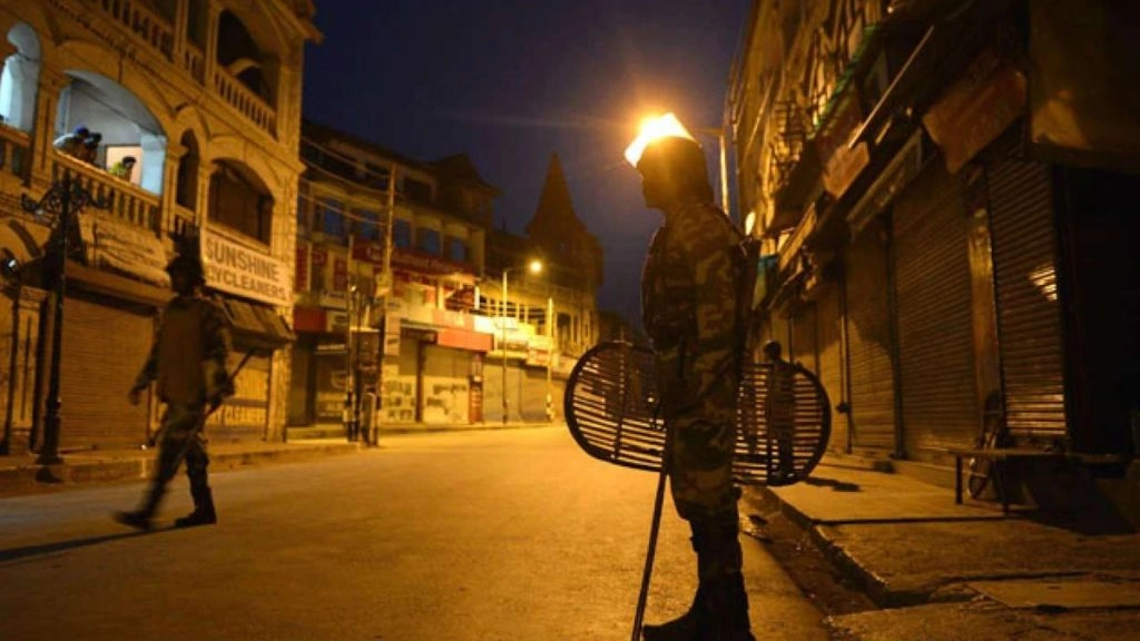 गुजरात सरकार का बड़ा फैसला, 20 शहरों में कल से लगेगा नाइट कर्फ्यू