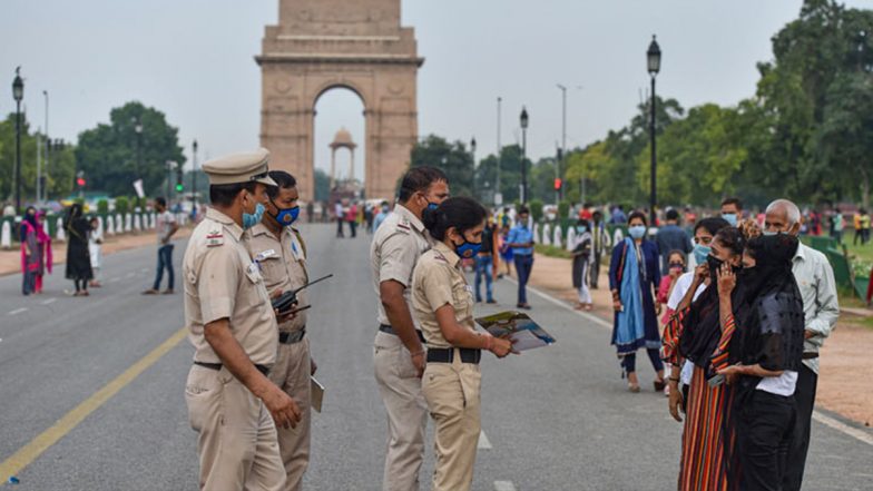 दिवाली से पहले दिल्ली में कड़ी की गई सुरक्षा व्यवस्था, भीड़भाड़ वाले इलाकों में बढ़ाई गई पुलिस की मौजूदगी
