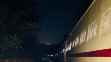 Chhattisgarh: नक्सलियों ने ट्रेन के इंजन और डिब्बे को पटरी से उतारा, पुलिस दल मौके पर रवाना