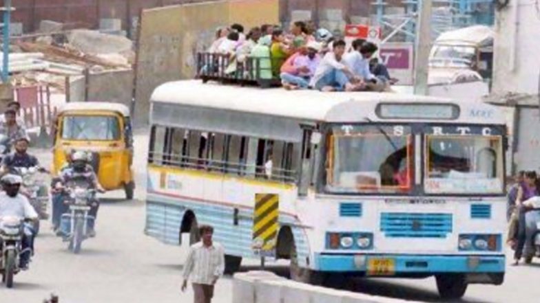 Karnataka: कर्नाटक में आरटीसी कर्मियों की हड़ताल से बस सेवा प्रभावित