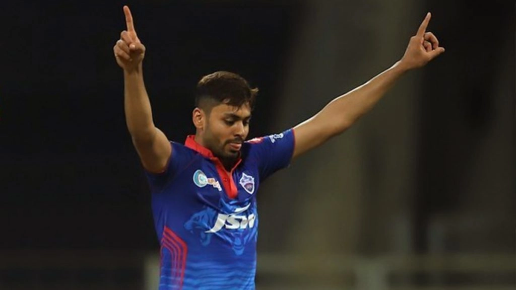 एमएस धोनी का विकेट लेने के बाद आवेश खान ने सुनाया पुराना किस्सा