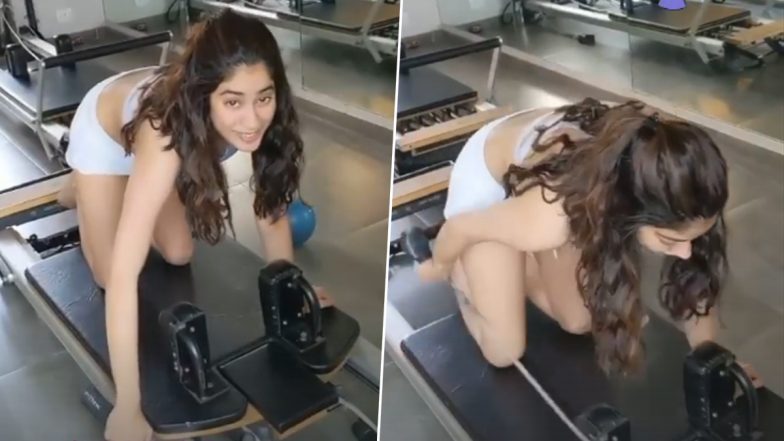 जिम में वर्कआउट करते हुए Janhvi Kapoor ने गाया शीला की जवानी गाना, वीडियो किया शेयर