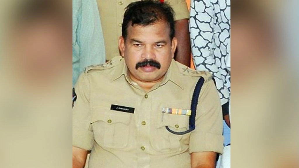 Visakhapatnam: कोरोना के कारण डीएसपी की मौत, परिवार का इलाज जारी