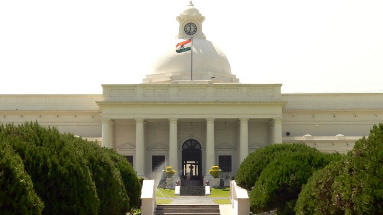 IIT रुड़की में फूटा कोरोना बम, 90 छात्रों का COVID टेस्ट आया पॉजिटिव, 5 होस्टल सील