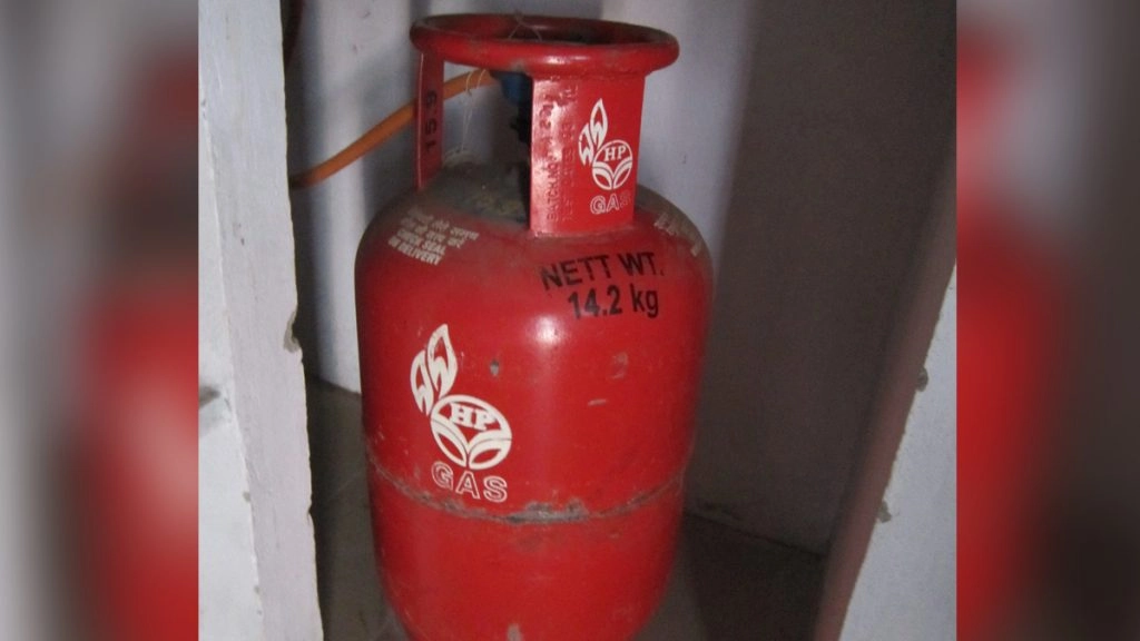 महाराष्ट्र : धारावी में गैस सिलेंडर विस्फोट में मृतक संख्या बढ़कर पांच हुई